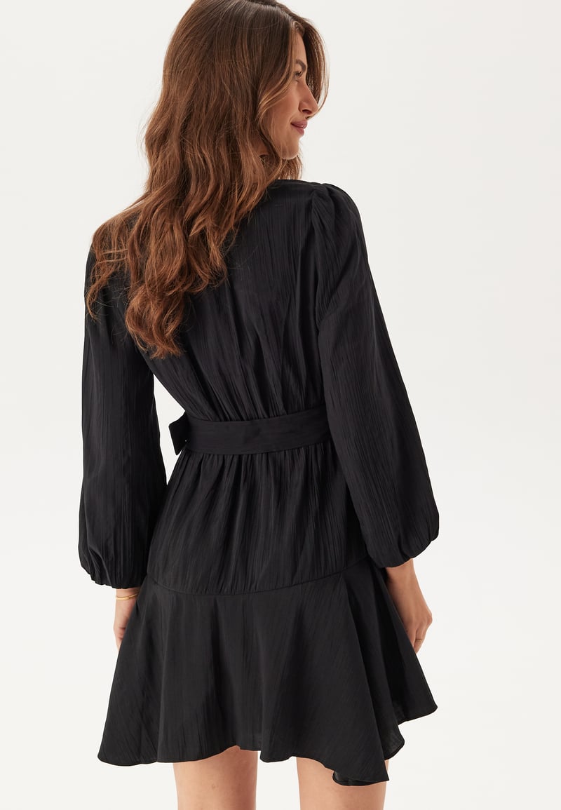 FOREVER NEW Danica Crinkle Textured Mini