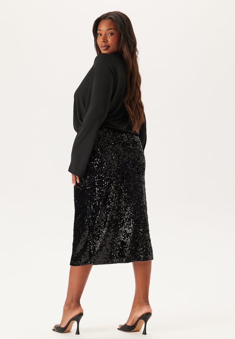 Happy Holly Sequin Trumpet Sleeve Midi Dress