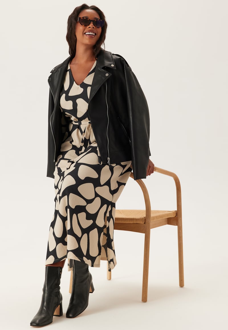 Happy Holly Structured Puff Sleeve Midi Dress