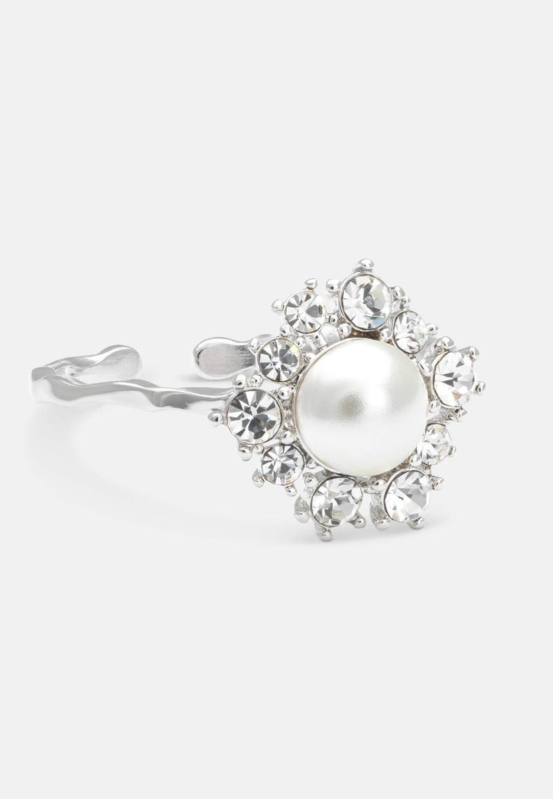 LILY AND ROSE Emily Pearl Ring