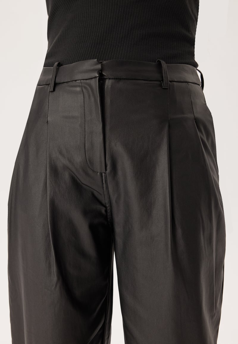 Object Collectors Item Objmelba Tapered Coated Pant