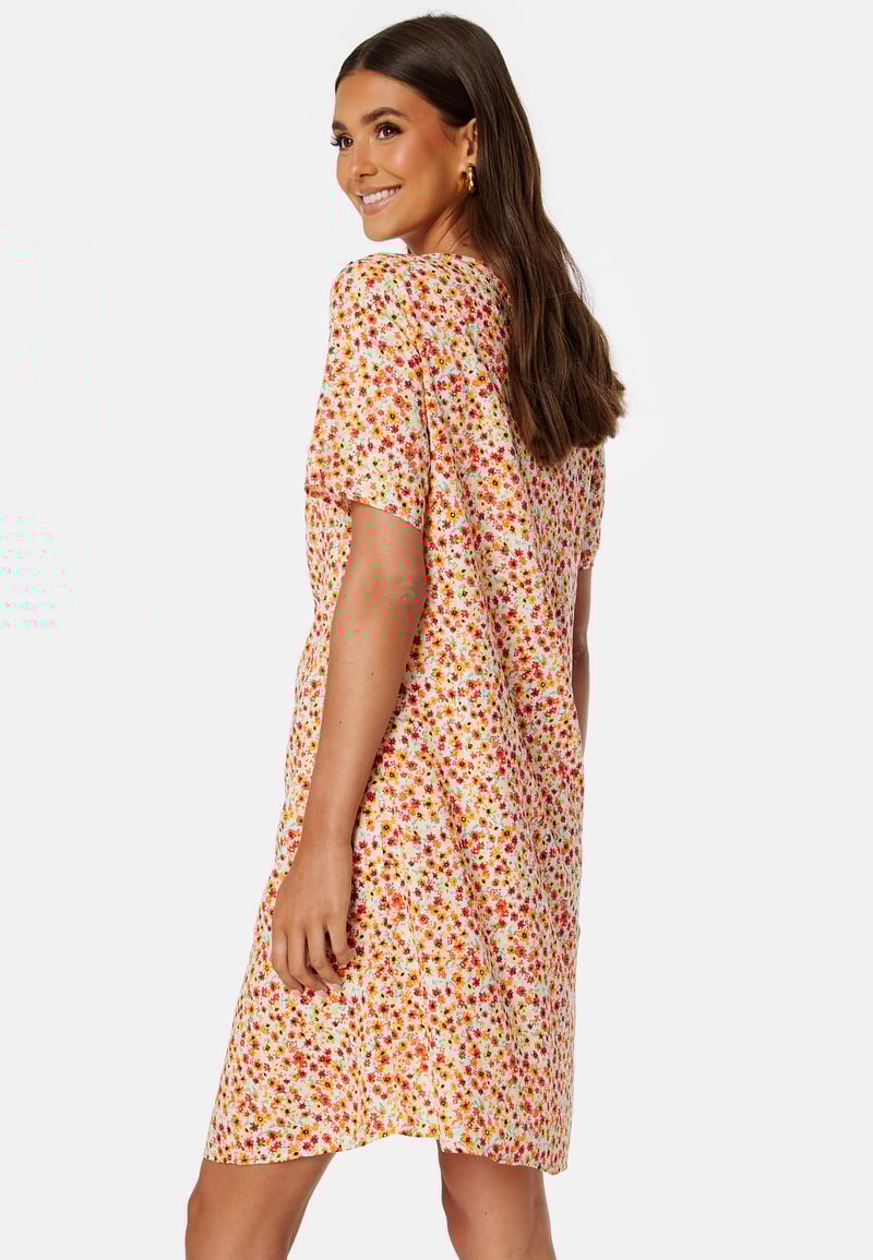 Pieces Nya SS V-Neck Short Dress