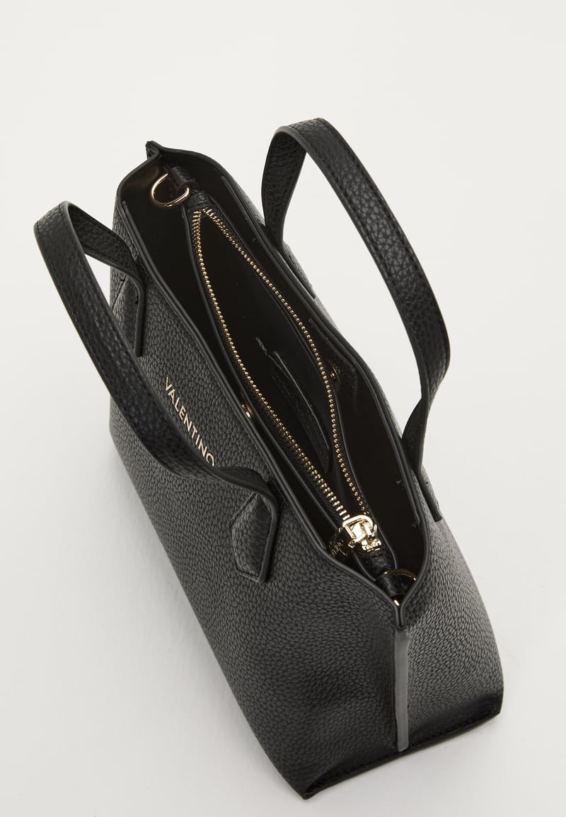 Valentino Fall Re Shopping