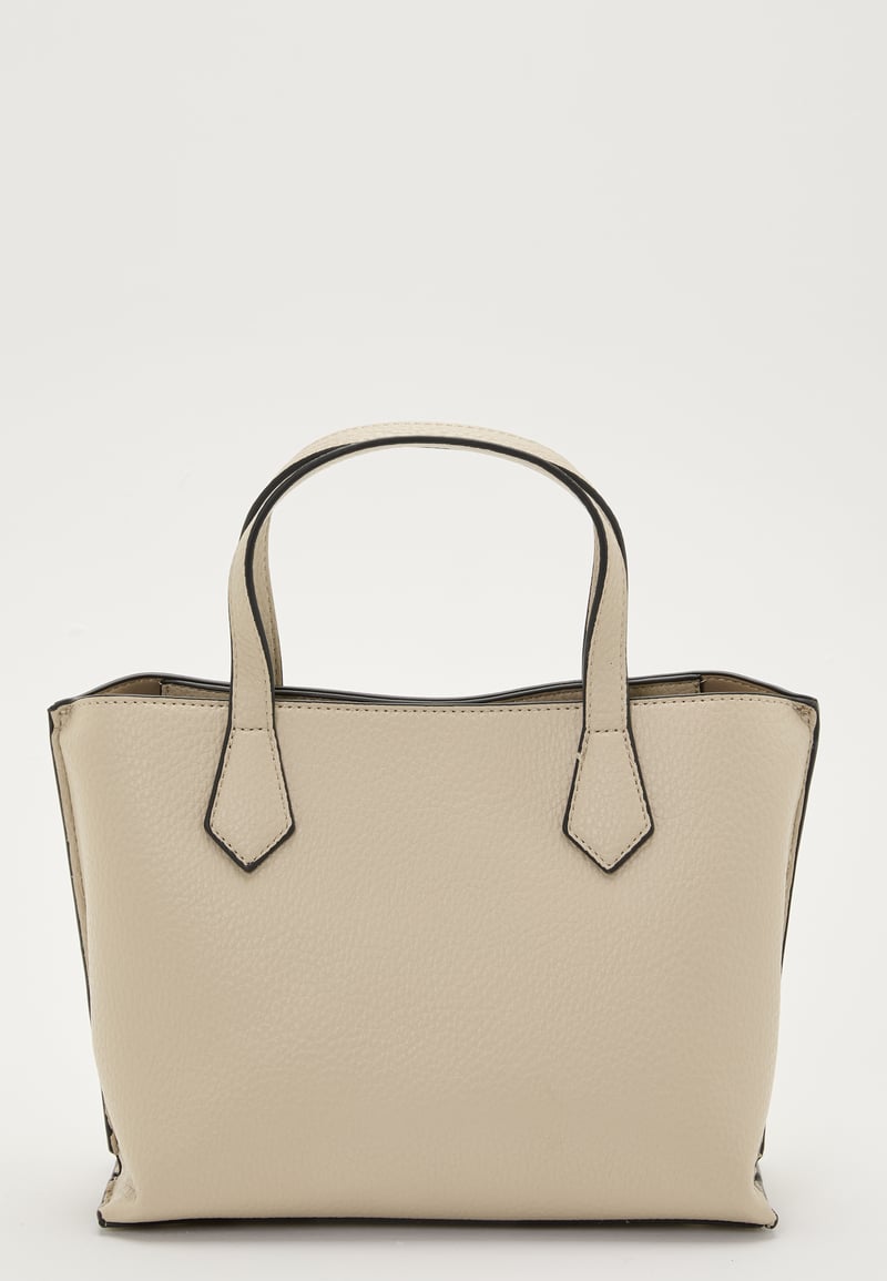 Valentino Fall Re Shopping