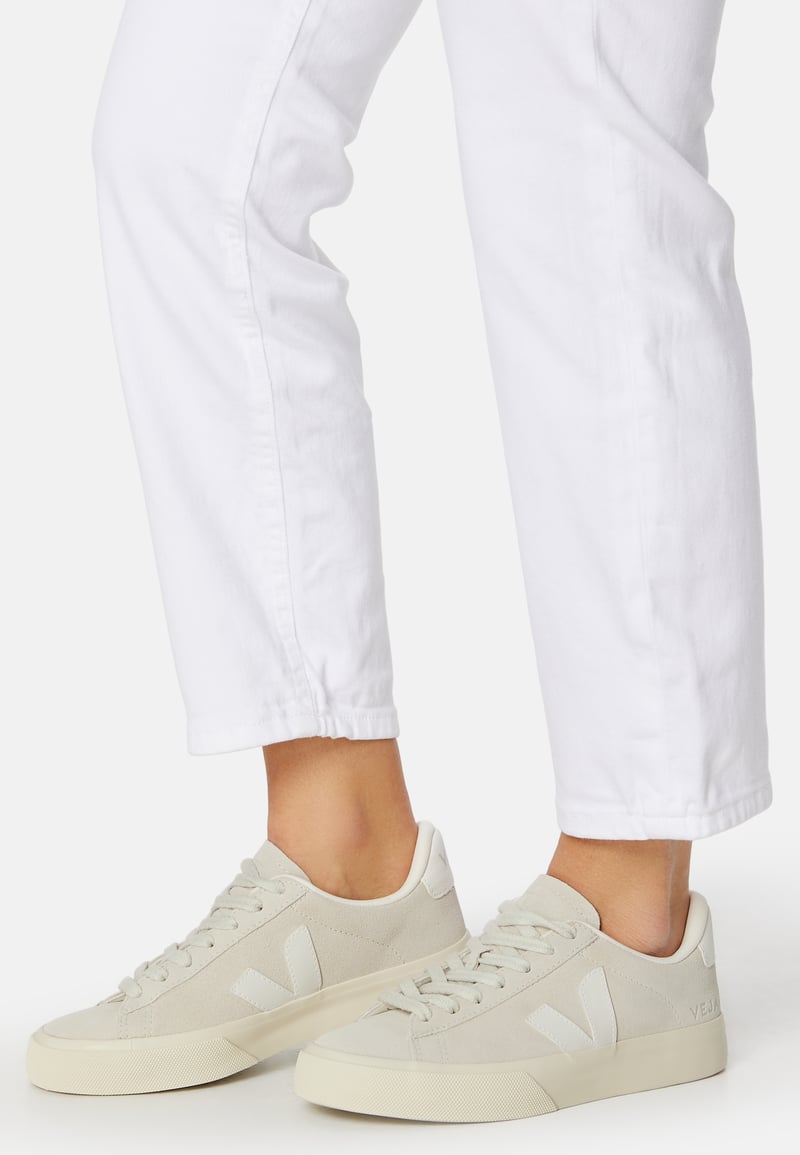 VEJA Campo Leather Sneaker