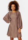 charli-baloon-sleeve-dress-nougat