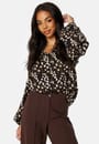 leonora-l-s-v-neck-top-black-aop-animal-spl