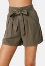 mia-loose-summer-shorts-bungee-cord