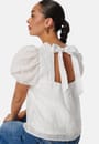vmnynne-2-4-open-back-top-bright-white