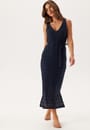 viamalina-v-neck-s-l-midi-dres-navy-blazer