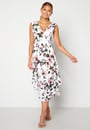 valeria-dress-white-floral
