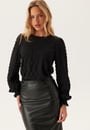 structure-puff-sleeve-top