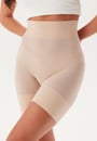 essensual-mid-waisted-shorts-be0001-beige