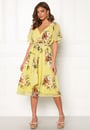 flutter-floral-midi-dress-soft-lemon