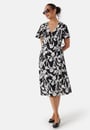 lovie-s-s-wrap-midi-dress-black-aop-ellis