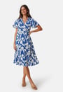 lovie-s-s-wrap-midi-dress-true-blue-aop-ellis