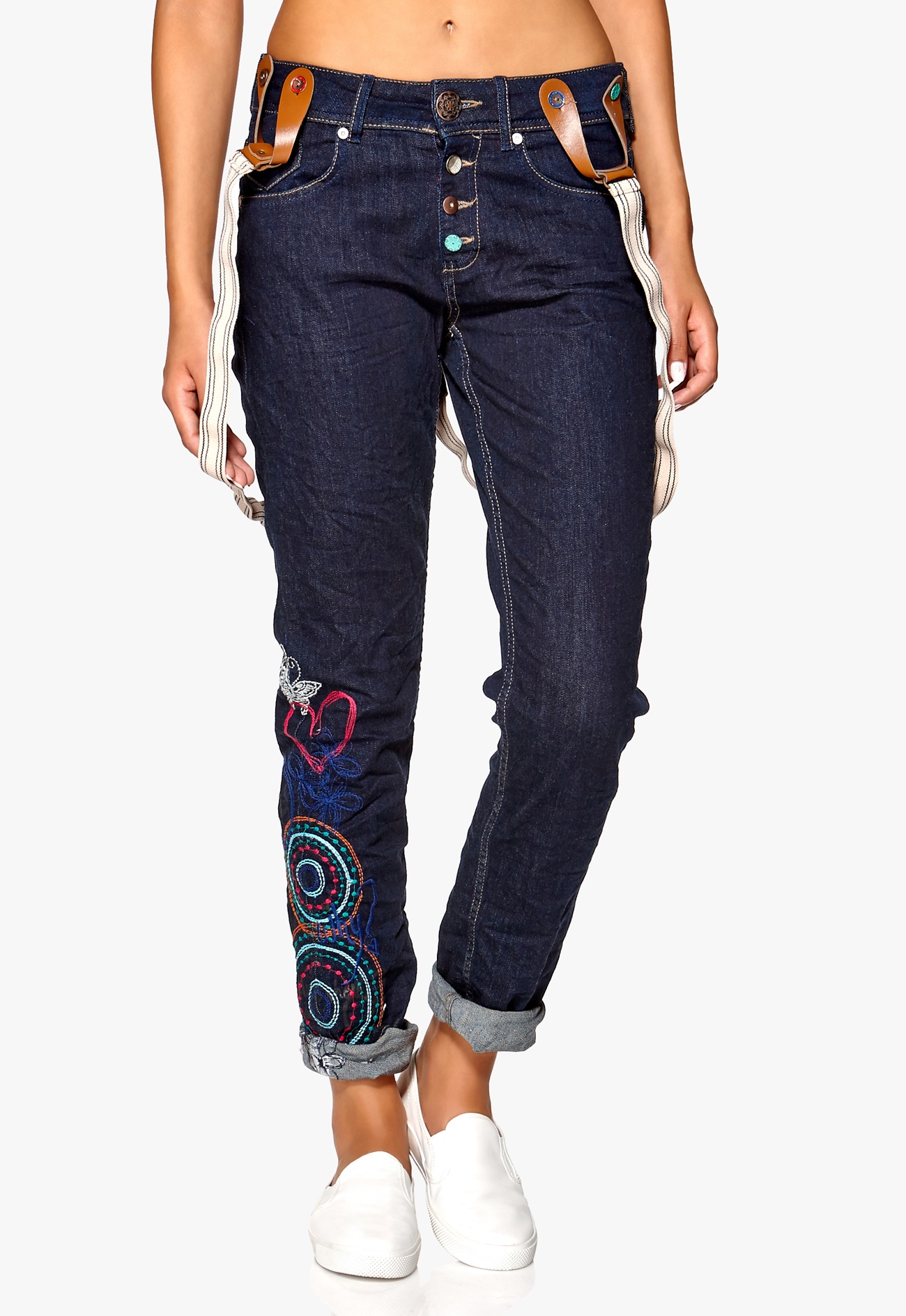 New jeans new jeans speed. Джинсы Десигуаль женские с манжетами. Джинсы Desigual мужские. Ханни New Jeans.