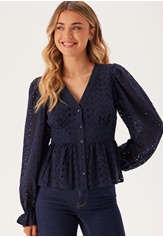 broderie-anglaise-blouse