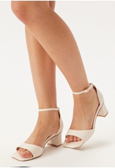 low-heel-sandal-1