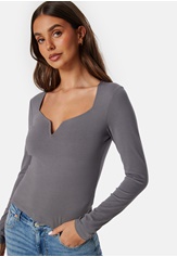 square-v-neck-long-sleeve-top-grey