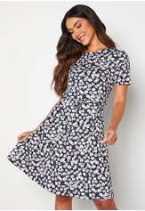 tova-short-sleeve-drawstring-dress-navy-floral