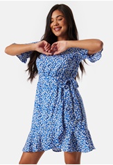 onl-new-olivia-short-wrap-dress-blue-patterned