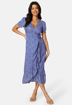 Happy Holly Evie puff sleeve wrap dress Blue / Patterned bubbleroom.se