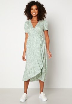 Happy Holly Evie puff sleeve wrap dress Green / Patterned bubbleroom.se