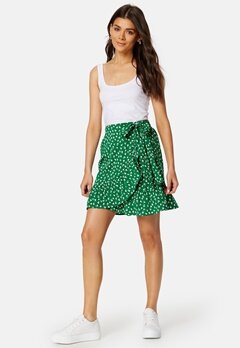 ONLY Olivia Wrap Skirt Verdant Green AOP:FI bubbleroom.se