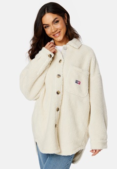 TOMMY JEANS Timeless Sherpa Overshirt YBH Ancient White bubbleroom.se