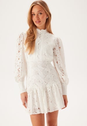 Läs mer om Bardot Remy Mini Lace Dress 110601 Orchid White 42(UK14)