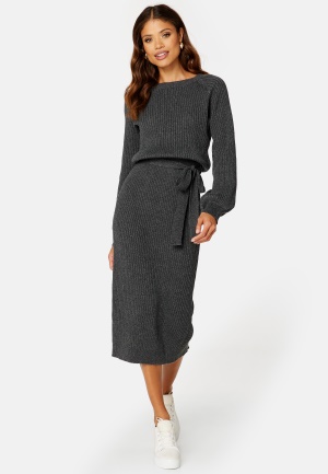 Läs mer om BUBBLEROOM Amira knitted dress Dark grey melange XL