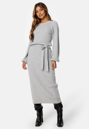 Läs mer om BUBBLEROOM Amira Knitted Dress Grey melange S