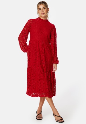 Läs mer om BUBBLEROOM Blanca Midi Lace Dress Red 44