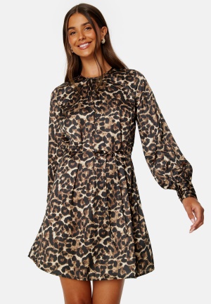 Bilde av Bubbleroom Catalina Satin Dress Leopard 40
