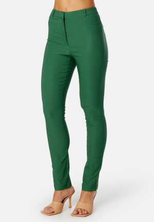 Läs mer om BUBBLEROOM Everly Stretchy Suit Pants Green 36
