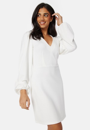 Läs mer om BUBBLEROOM Idalina V-neck Dress White XL