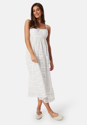 Läs mer om Bubbleroom Occasion Lace Strap Midi Dress White 42