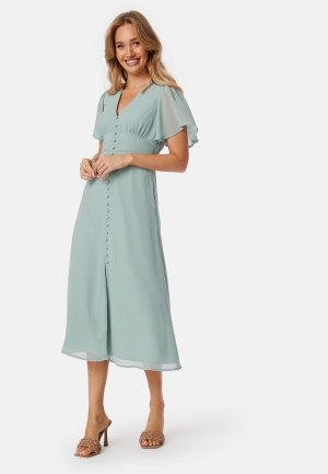 Läs mer om Bubbleroom Occasion Butterfly Sleeve Button Midi Dress Dusty green 40