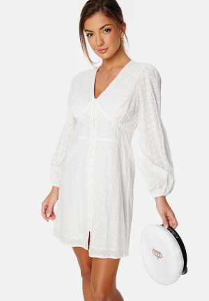 Läs mer om Bubbleroom Occasion Bree Dress White XL