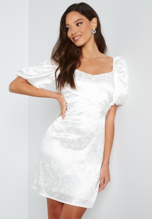Läs mer om Bubbleroom Occasion Caisa Dress White 34
