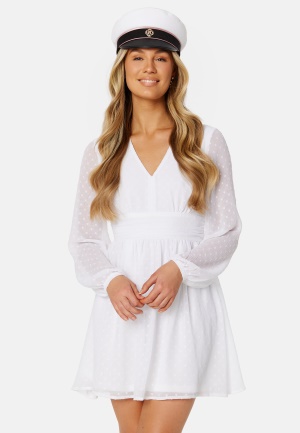 Läs mer om Bubbleroom Occasion Dahlia Dotted Dress White 48
