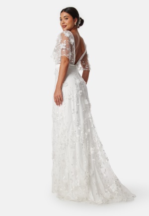 Läs mer om Bubbleroom Occasion Embroidered Floral Wedding Gown White 40