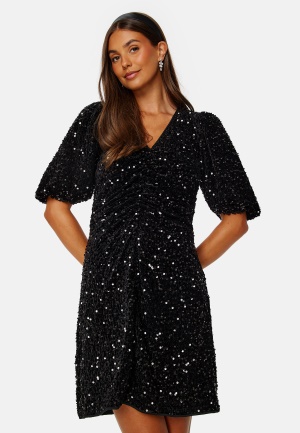 Läs mer om Bubbleroom Occasion Evy Sparkling Dress Black XL