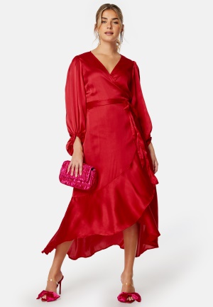 Läs mer om Bubbleroom Occasion Gilda Satin Wrap Dress Red XL