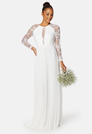 Läs mer om Bubbleroom Occasion Harlow Wedding Gown White 46