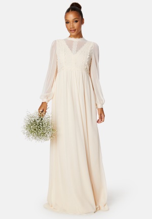 Läs mer om Bubbleroom Occasion Hosanna Wedding Gown White 38