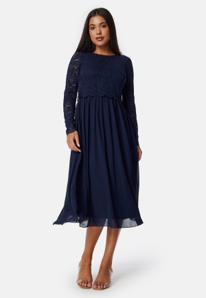 Läs mer om Bubbleroom Occasion Lace Long Sleeve Midi Dress Dark blue 38