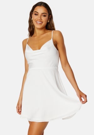 Läs mer om Bubbleroom Occasion Marion Short Dress White 44
