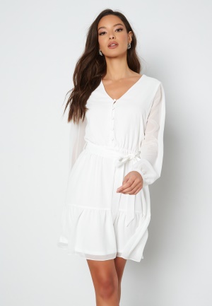 Läs mer om Bubbleroom Occasion Ninni dress White 34